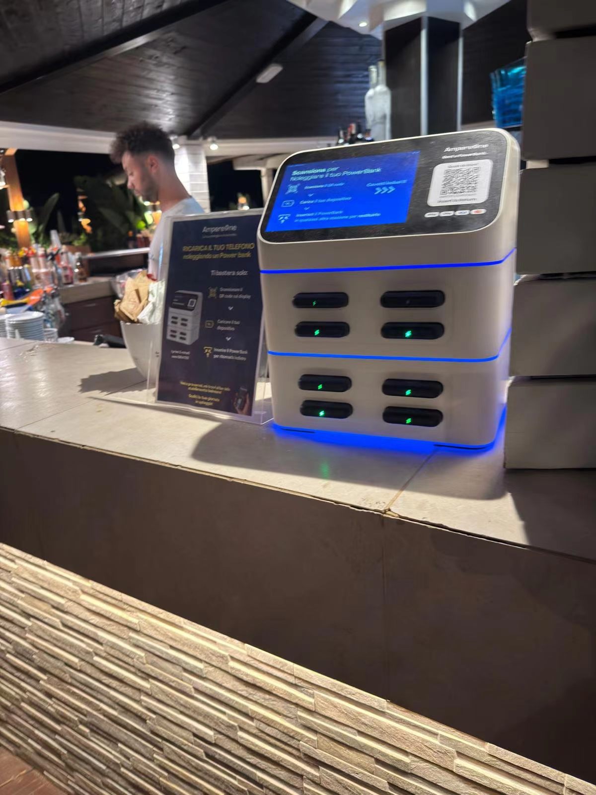 Hey charge powerbank stations (4)